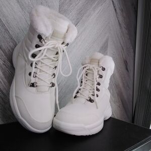 Dannto Women's Winter Weather Snow-Boots Fur-Lined Sz: US 9 White